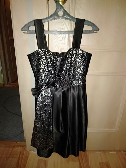 Продам Платье по 1000т