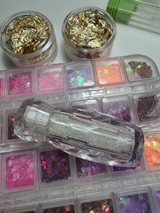 Декорации/бижута  за маникюр.