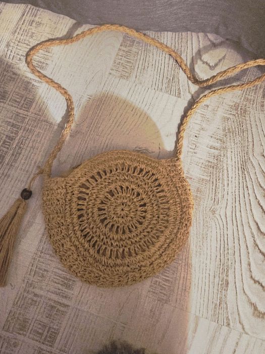 Чанта плетена.  .