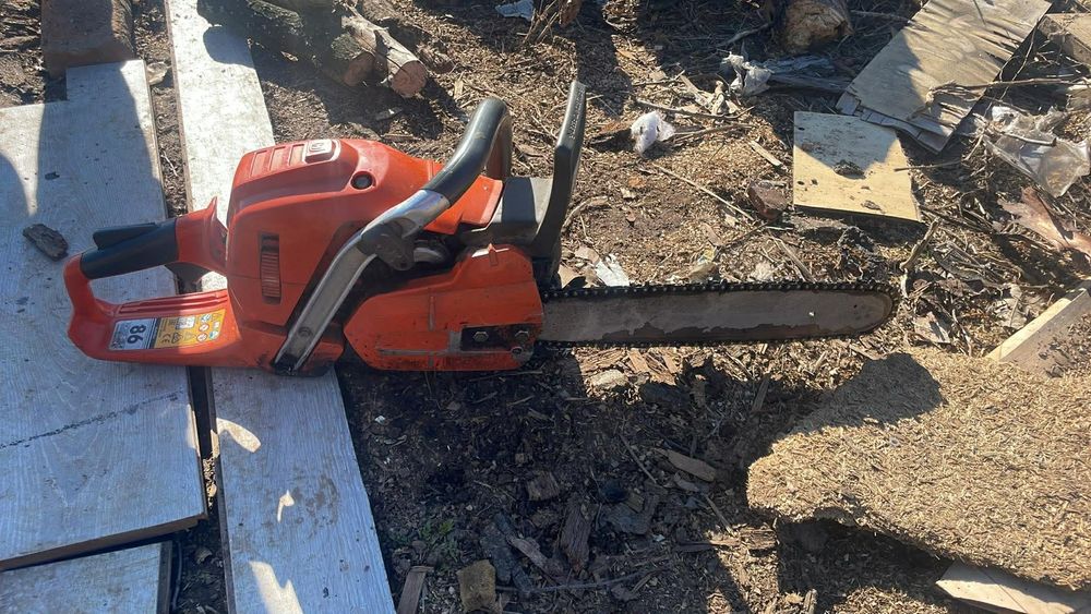 Продавам 555 хускварна