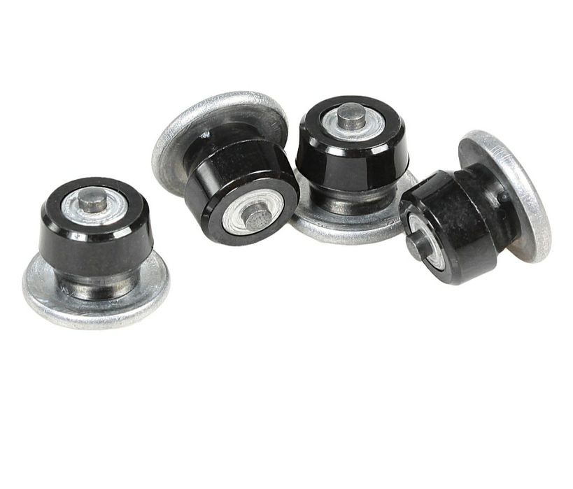 Дошиповка резины ремонтным шипом.