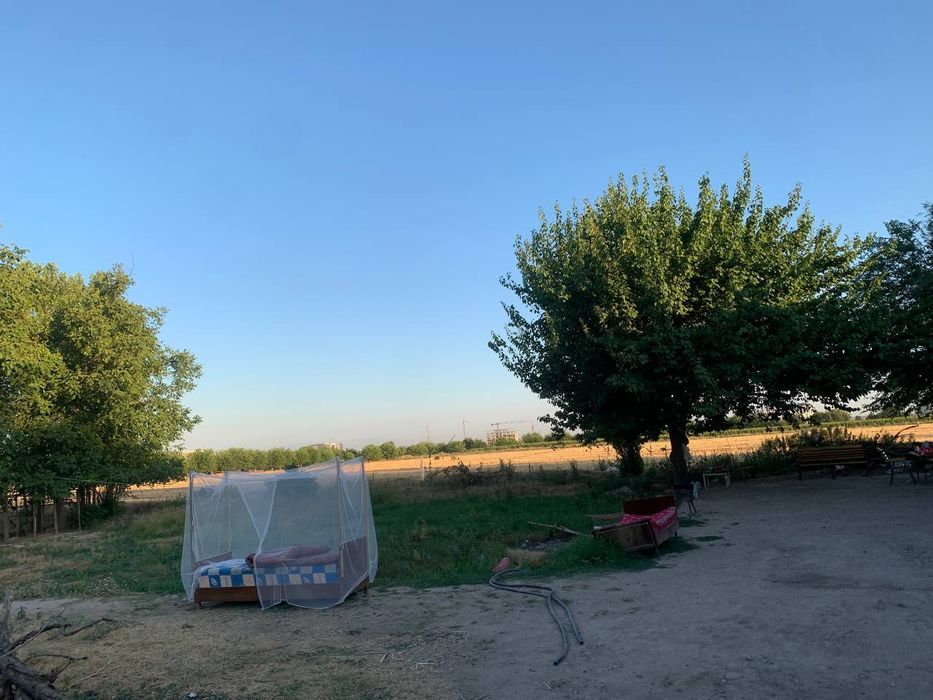 15 sotix yer sotiladi