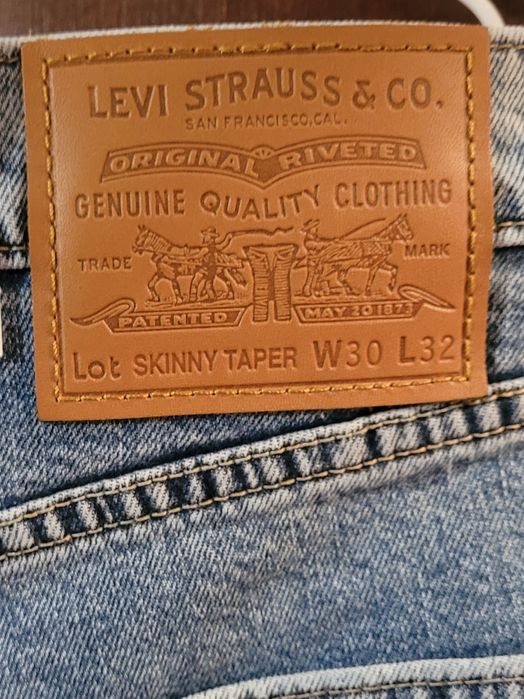 Jeans Levi's Skinny Taper (nou, cu eticheta)