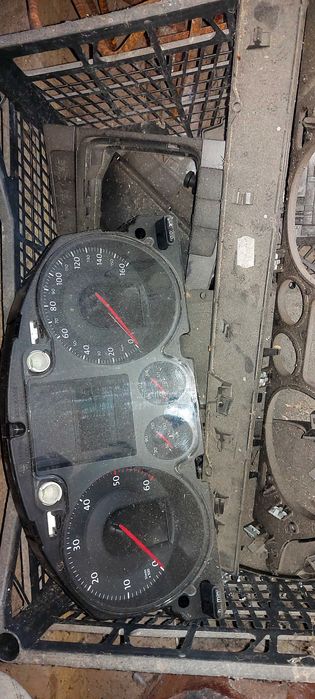 Пасат Б6 на Части Автоматик купето със 2 стъкла аспух и заден мост 180