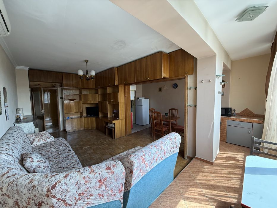 Дава се под наем Тристаен апартамент в Варна, Център - 87 кв.м за 250000 € - Снимка #1