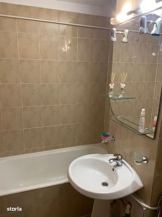 Apartament 3 Camere | Zona Victoria | Stadion Farul | Loc De Parcare