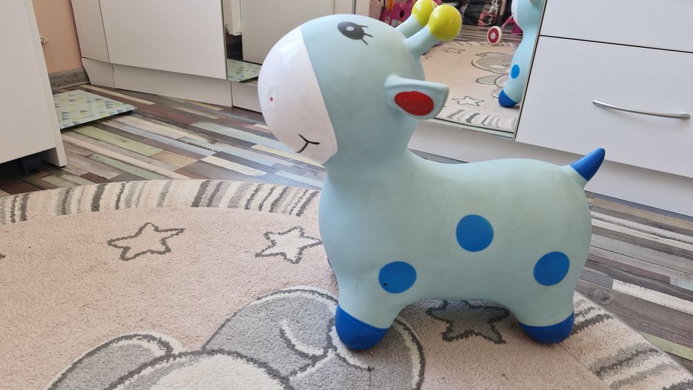 Лот дървени пъзели,гумен жираф и детски бебешки играчки