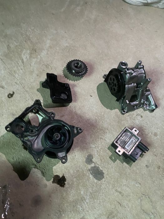 Двигателят се продава на части налични