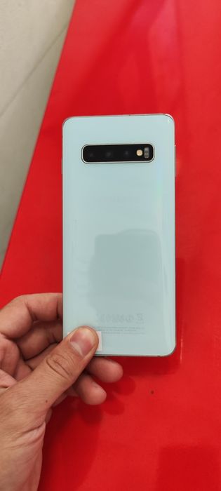 Samsung S10. Ideal