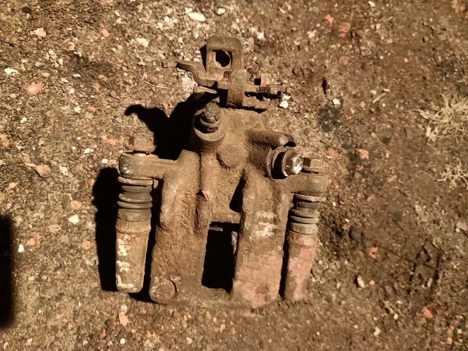 Продаю суппорт Ниссан алмеро