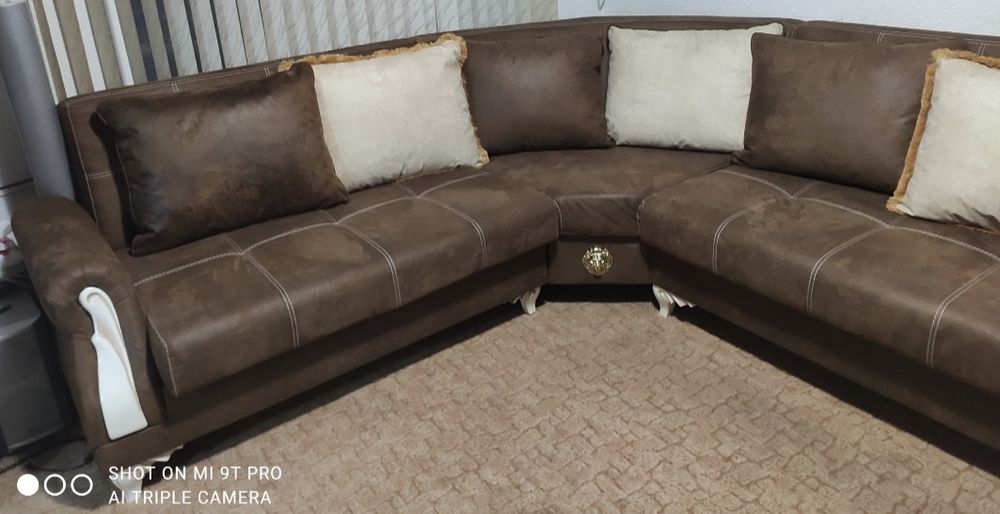 Разтегателен ъглов диван