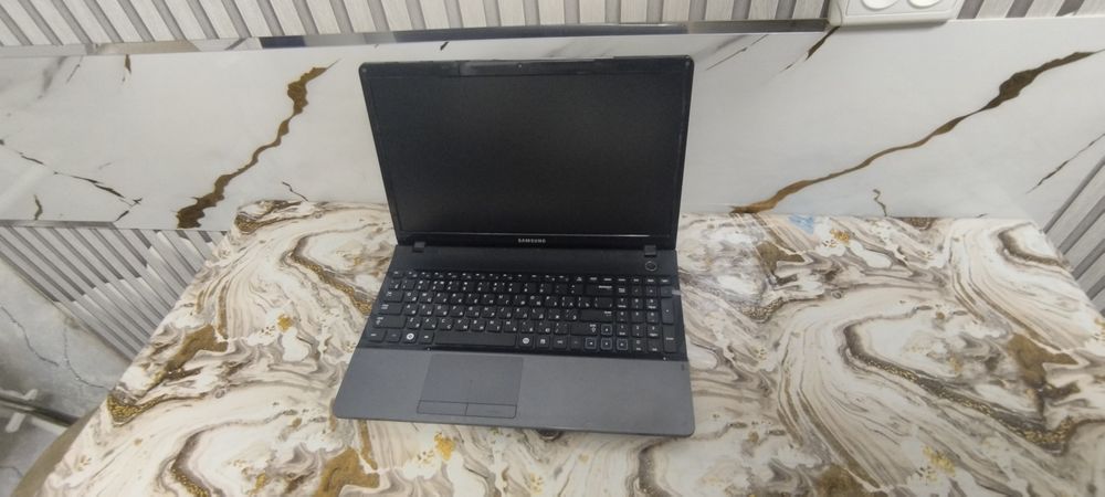 Samsung Noutbuk sotiladi