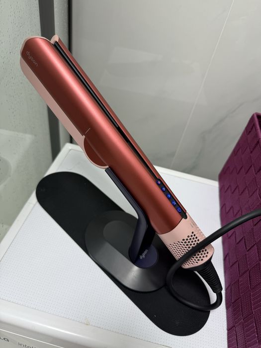 Продам Dyson Airstrait Strawberry LE