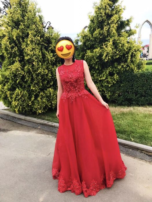 Платье вечернее
