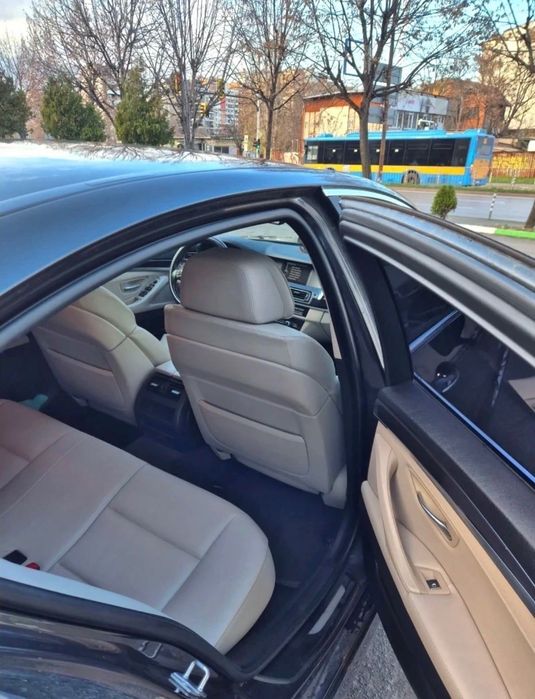 Автомобил BMW 523