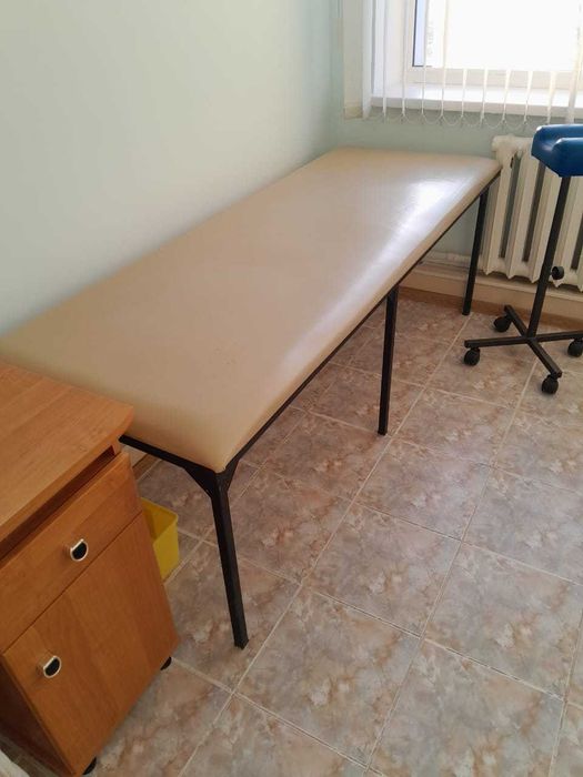 Продам  медицинские (косметологические) кушетки