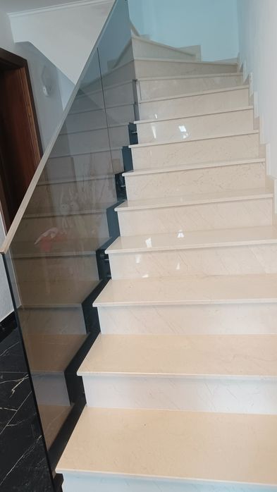 Balustrade din  sticla .