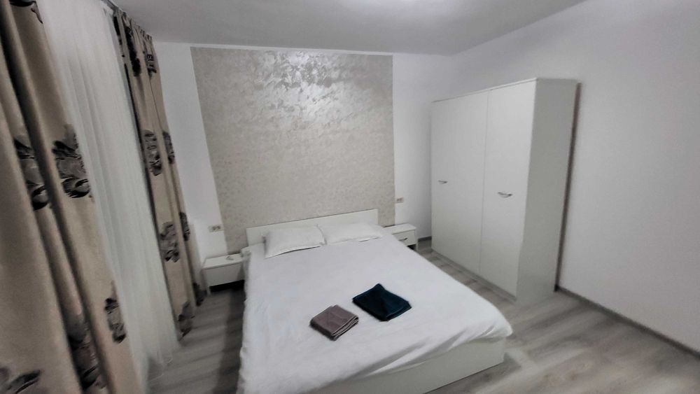 Vand apartament o camera