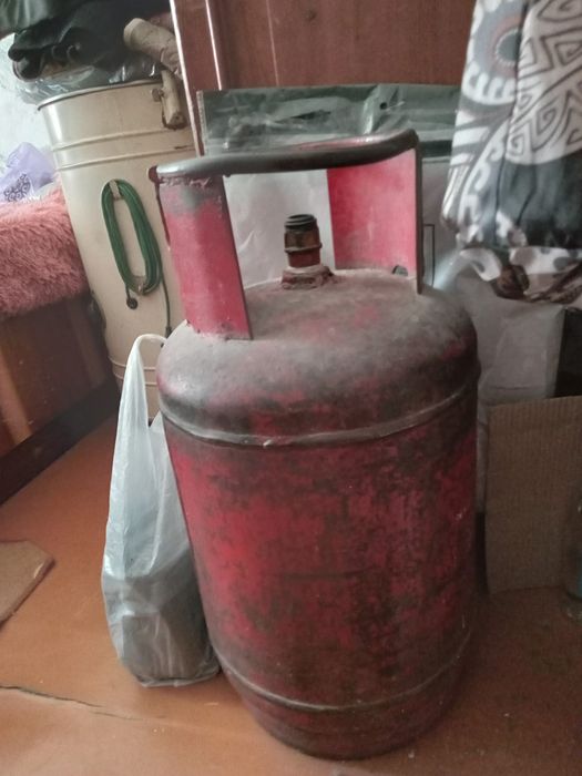 Пустой газовый балон