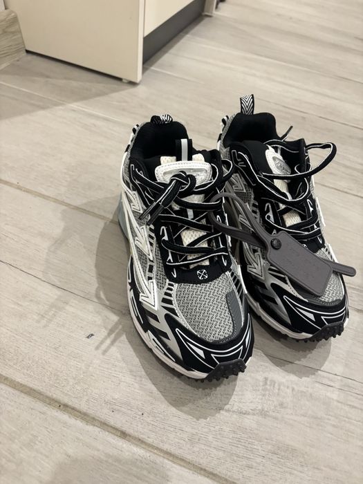 Обувки оф уайт чисто нови