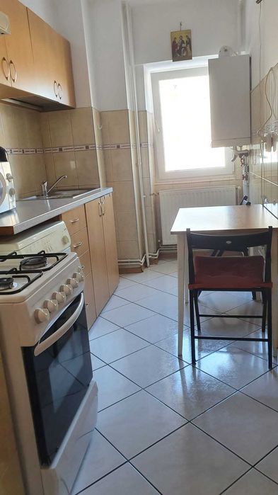 Închiriere Garsonieră Decomandată – Zonă Răcădău (Bdl. Muncii) | Vedere spre Tâmpa