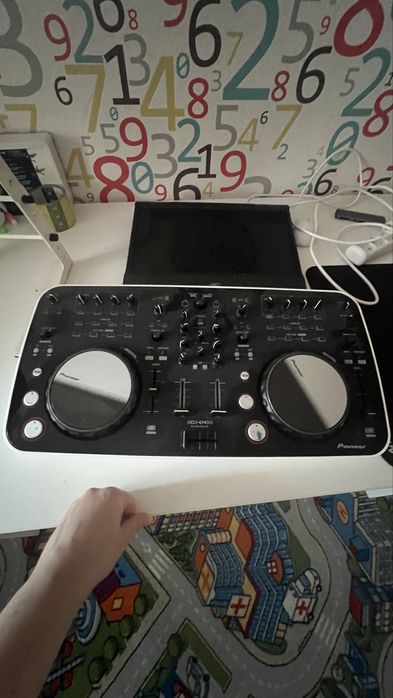 Диджей контролер pioner ergo