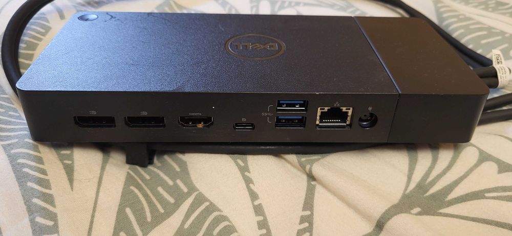 DELL Dock K20A  cu 2 esiri Usb C Fuctional se vinde cum se vede fara alte accesorii