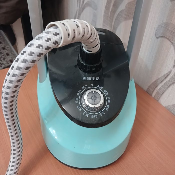 Отпариватель  паровой для платья штор вещей