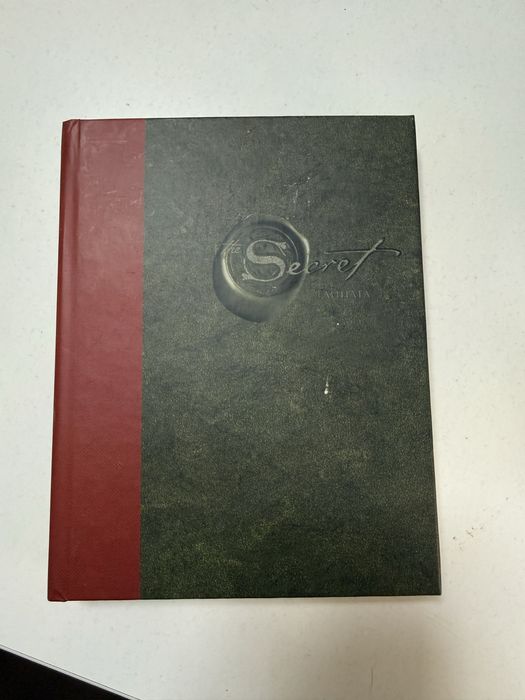Книга "Тайната""