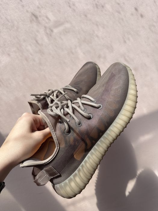 Yeezy Boost 350  V2