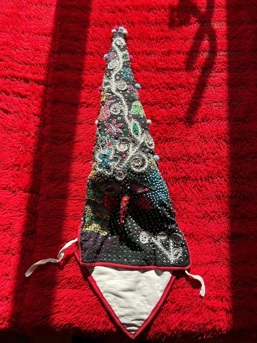 3 броя Кукерски маски Гугли.