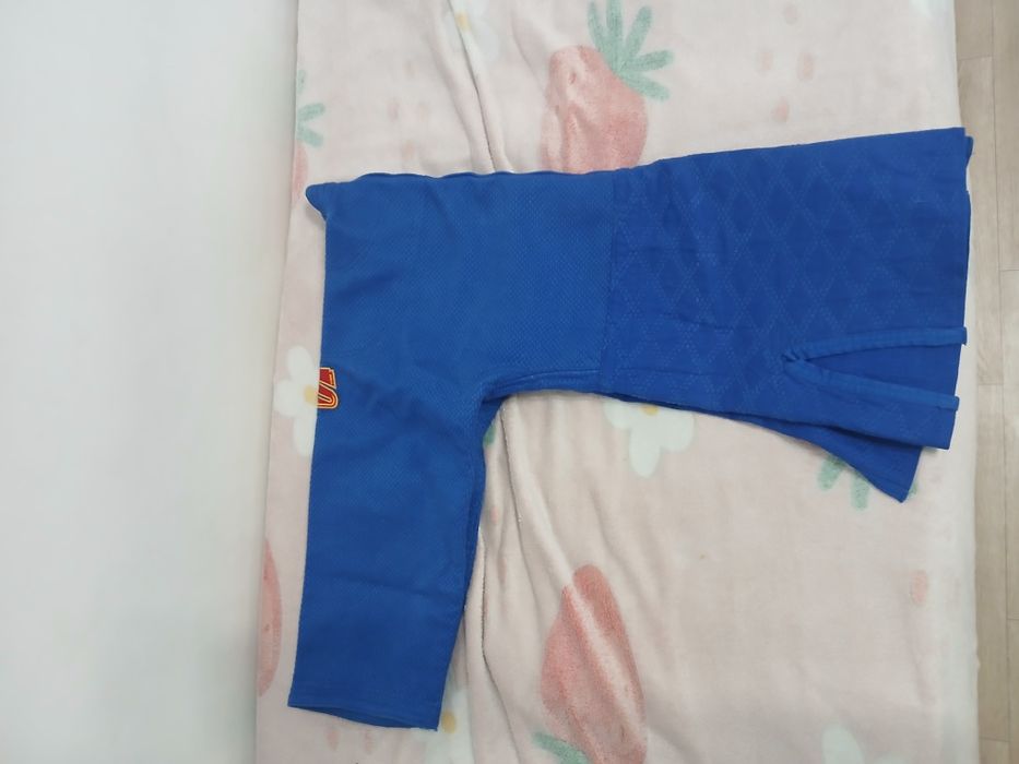 Оригинальное синее кимоно для дзюдо