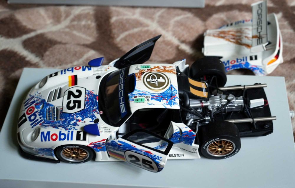 model PORSCHE 911 GT1  UT Models  1/18