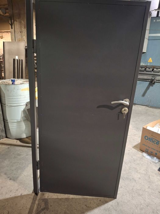 Метални врати за мазета и тавани входове,реетки