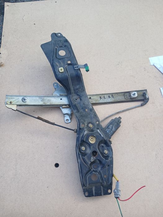 Стеклоподьемник Тоета Карина Е