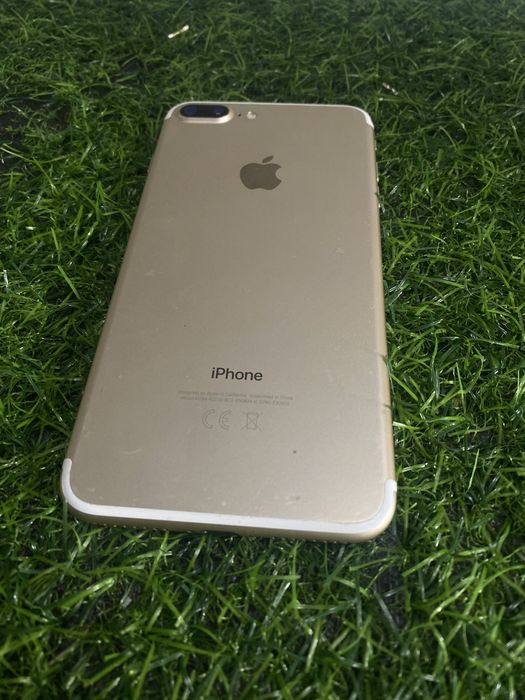 Продам iPhone 7plus все работает