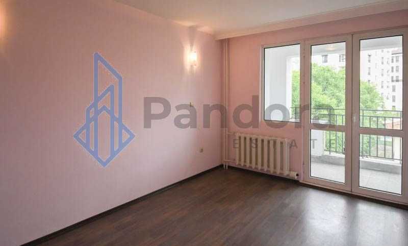 Тристаен апартамент под наем в кв. Редута