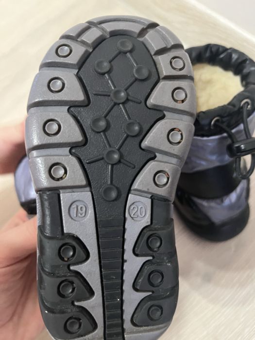 Продам ботиночки