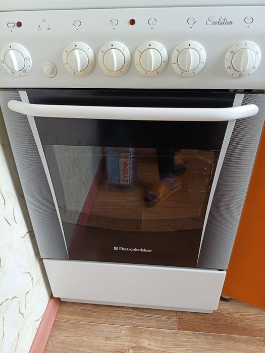 Срочно продам газ плиту электрический