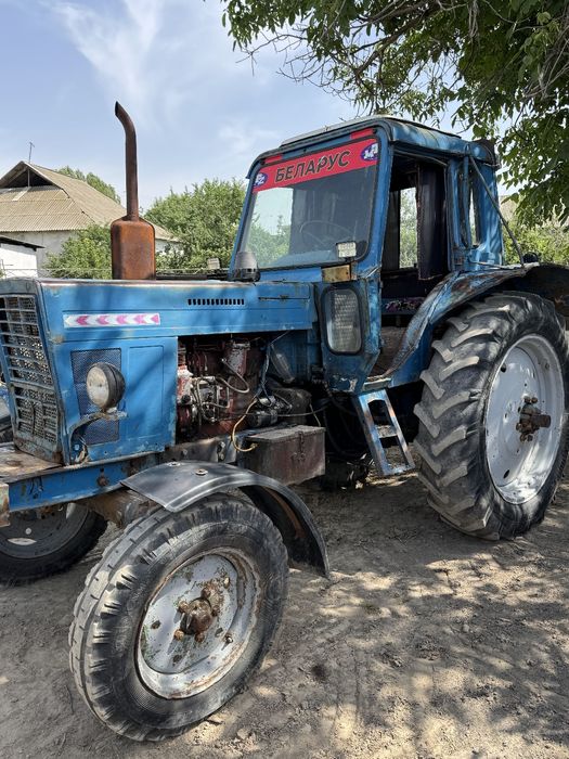Belarus traktor sotiladi