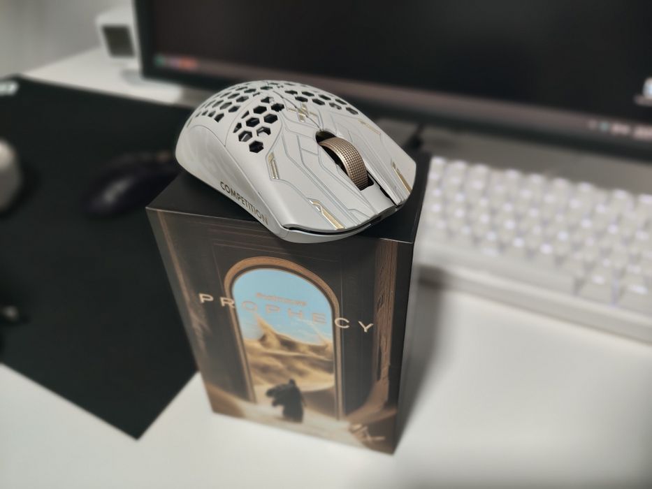 FinalMouse Prophecy Clix white medium. Desigilat