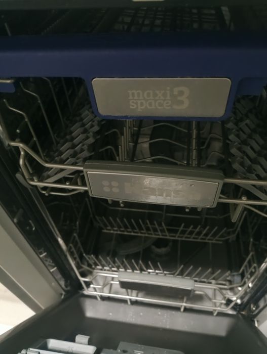 Продаю посудомоечную машину