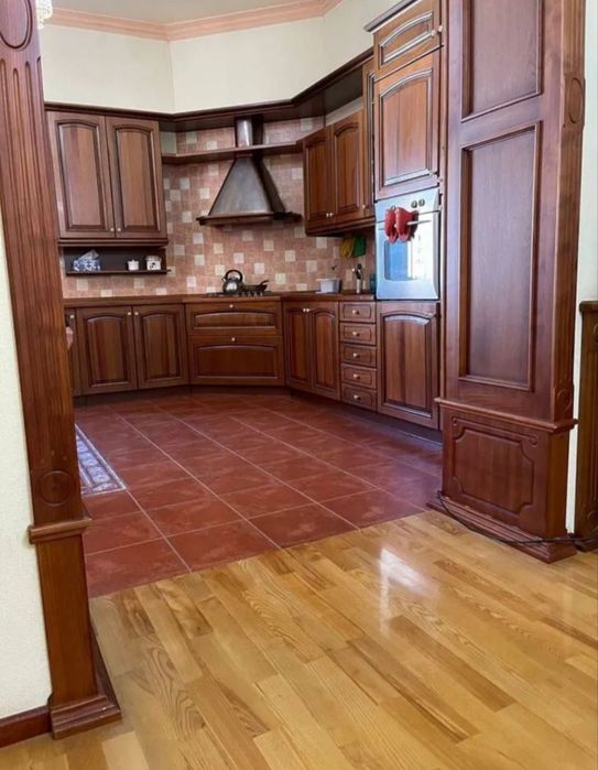 Срочно продаю Дом. В центре Уста Ширин