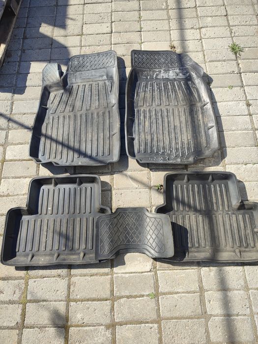 Продам полики автомобильные