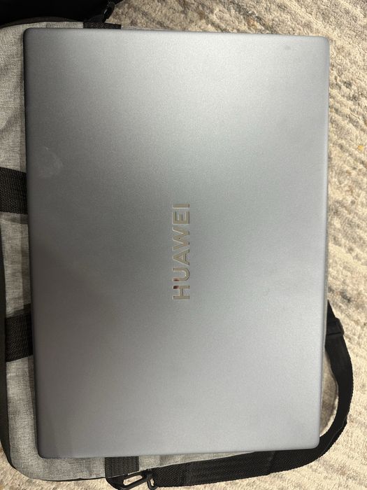 Ноутбук хуавей почти новый