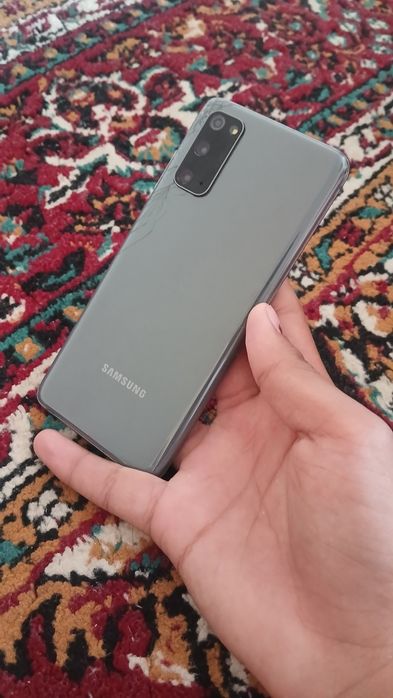 Samsung s20 128/8