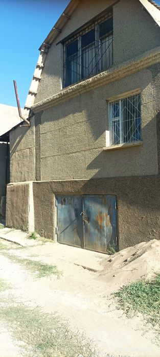 Ховли сотилади Жалаерда
