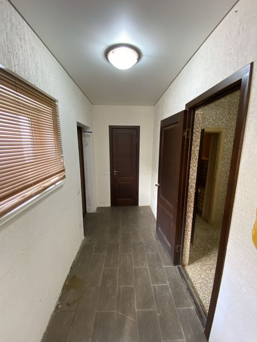 3 ағаш есік, баняға