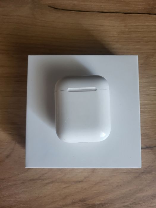 Продам наушники airpods 2