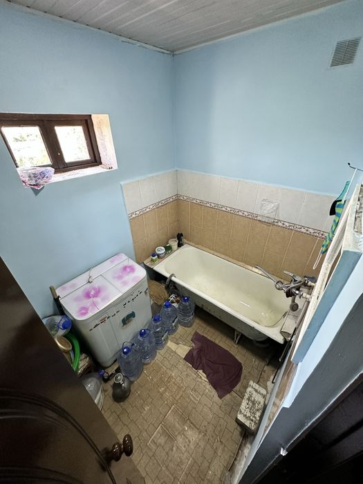 Срочно уй сотилади.  Барака болса келишиб берилади !